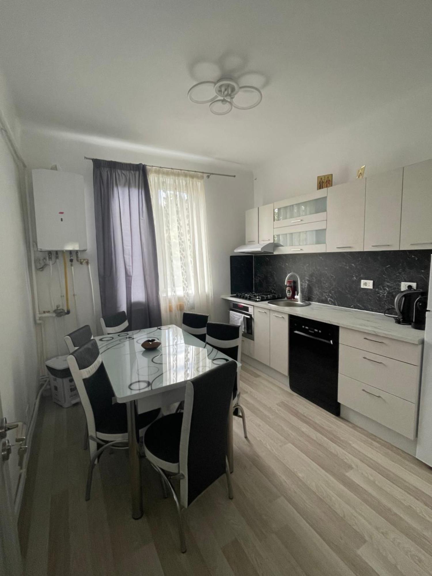 Aeroport Accommodation Bacau Luaran gambar